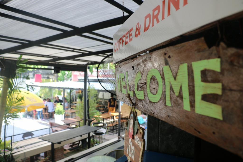 First 1 Boutique Hostel At Sukhumvit 1 Bangkok Exterior photo