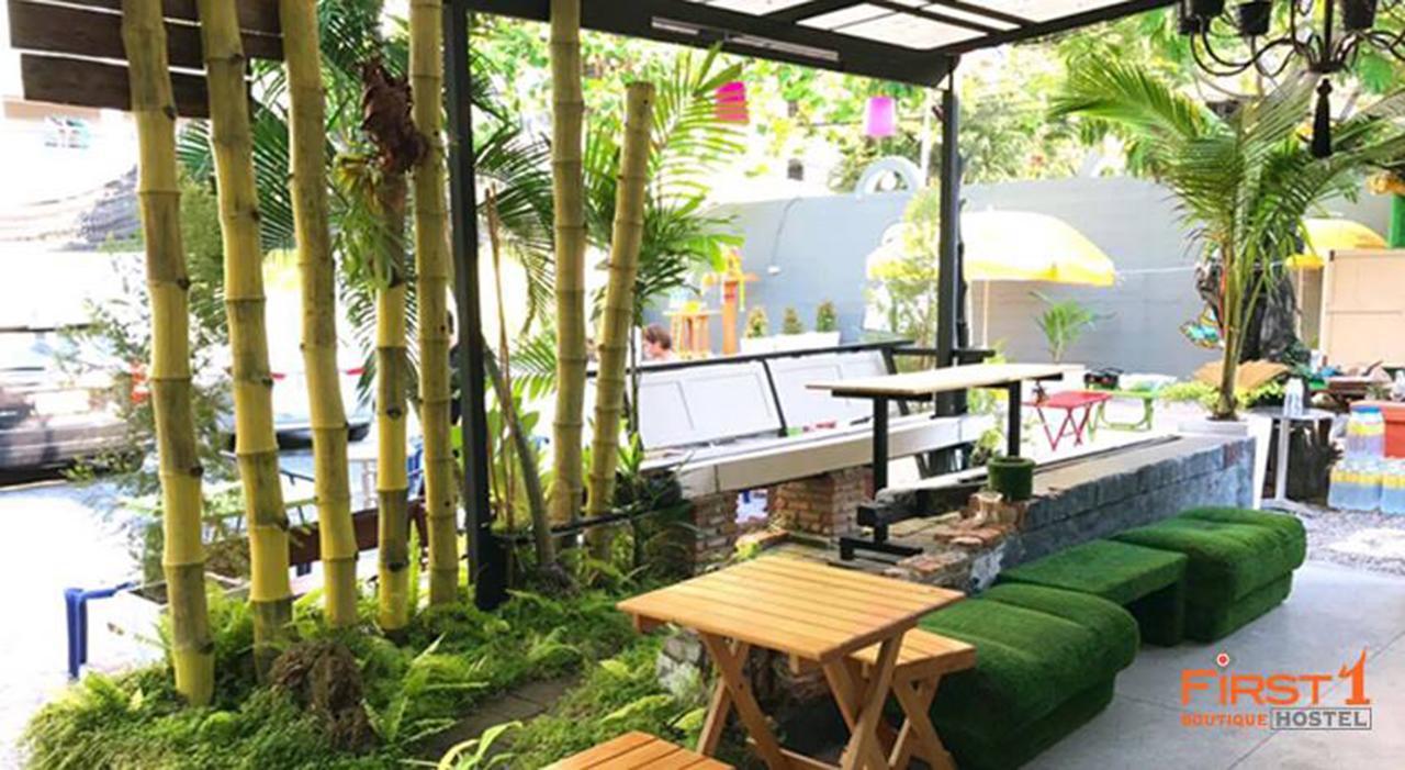 First 1 Boutique Hostel At Sukhumvit 1 Bangkok Exterior photo